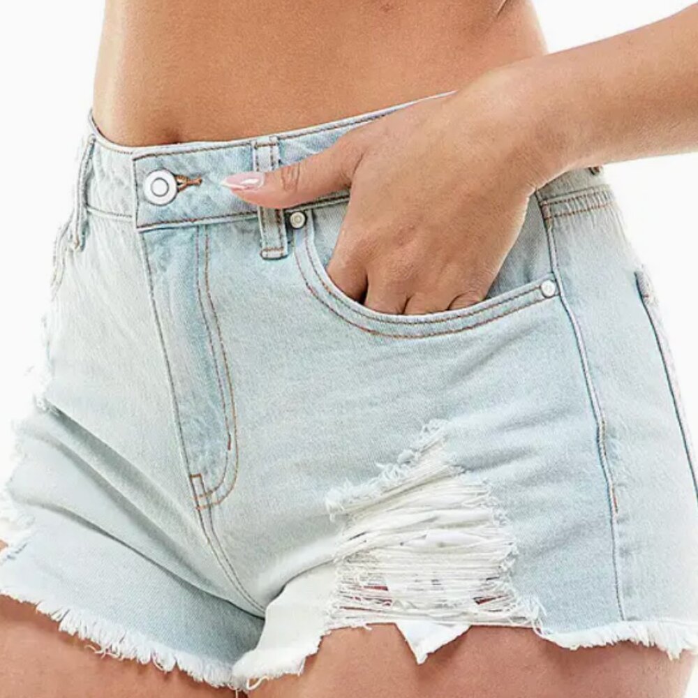 Women's High Waist Denim Shorts Light Wash NEW NWT!